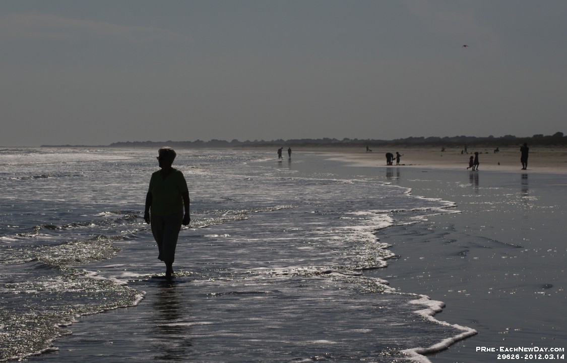 29626RoCrLe - Vacation at Kiawah Island, SC - Beach walk with Mom, Dan - Andy